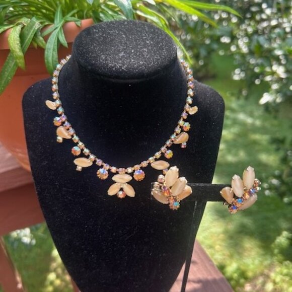 WEISS Aurora AB Rhinestone Cream Molded Glass Necklace and Earrings SET - Picture 2 of 13